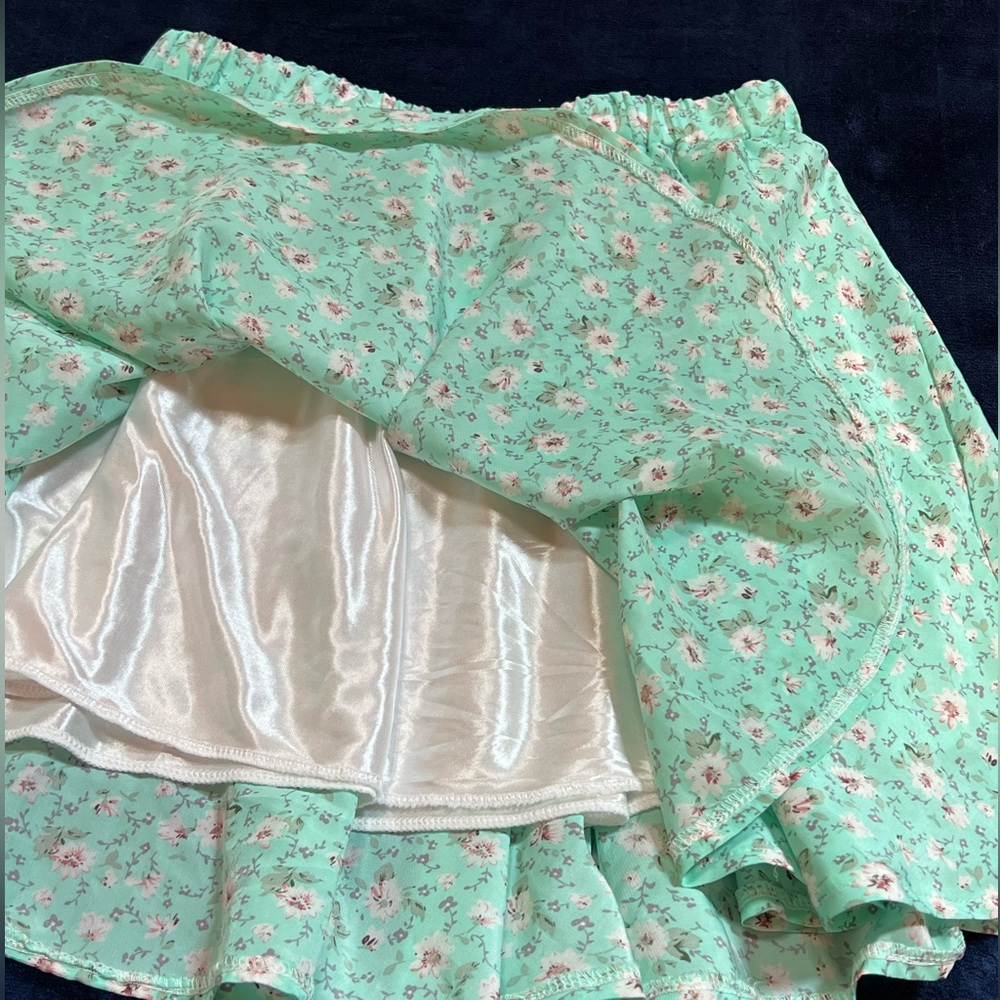 🩵💐🌸Teal floral circle skirt🩵💐🌸 - Picture 2 of 2